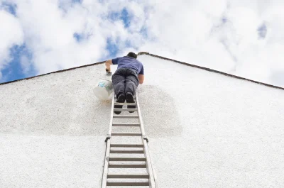 Peinture extérieure aux Places — façades et ravalement